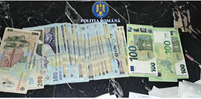 Percheziții la domiciliile unor importatori de flori din Olanda