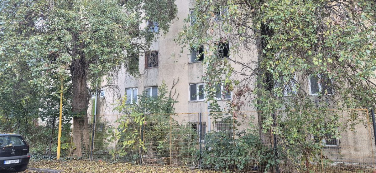 FOTO Investiție de peste 18 milioane lei pentru reabilitarea fostului cămin de nefamiliști de pe Aleea Egretei din Constanța: proiectul de hotărâre, în atenția consilierilor locali