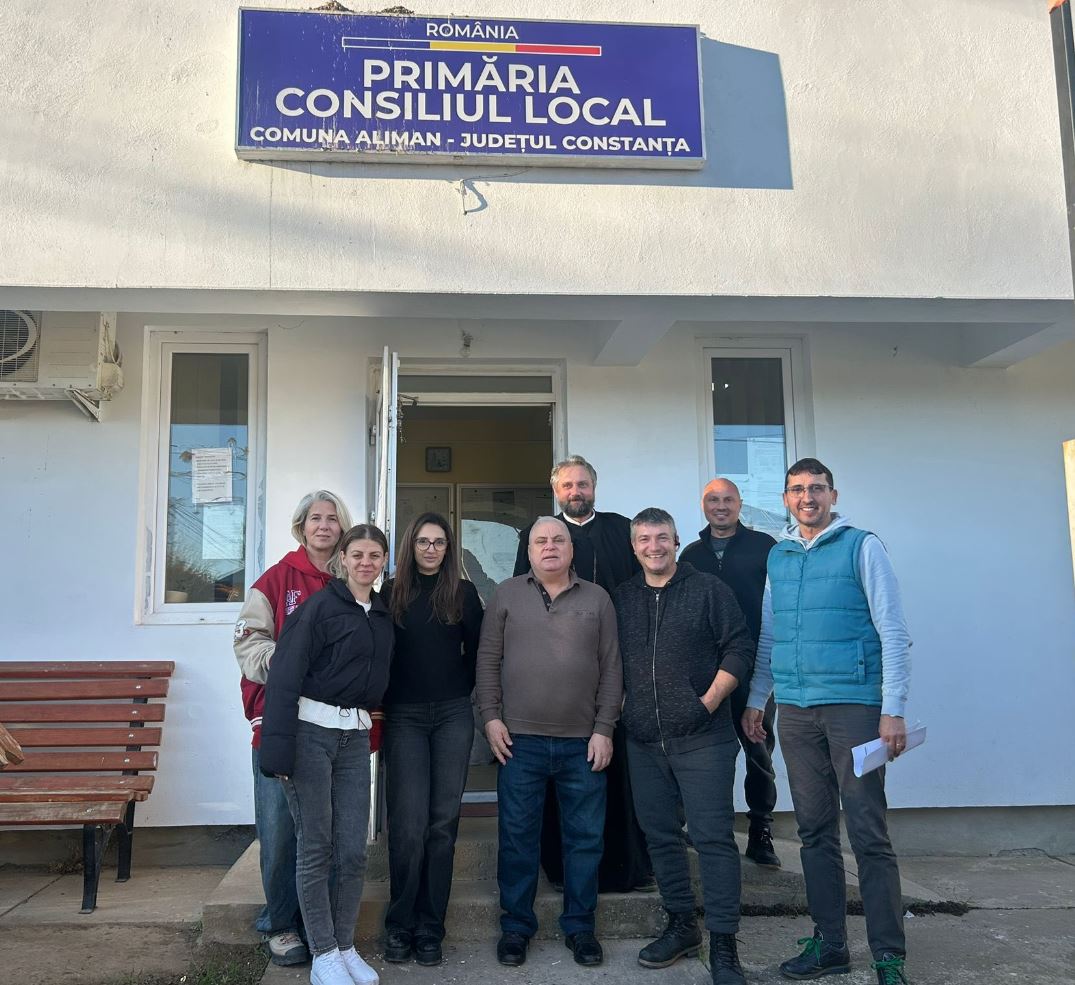 Caravana Arhiepiscopiei Tomisului a ajuns în comuna Aliman. Primarul George Nicola: Pachetele vor fi distribuite copiilor din familiile vulnerabile!
