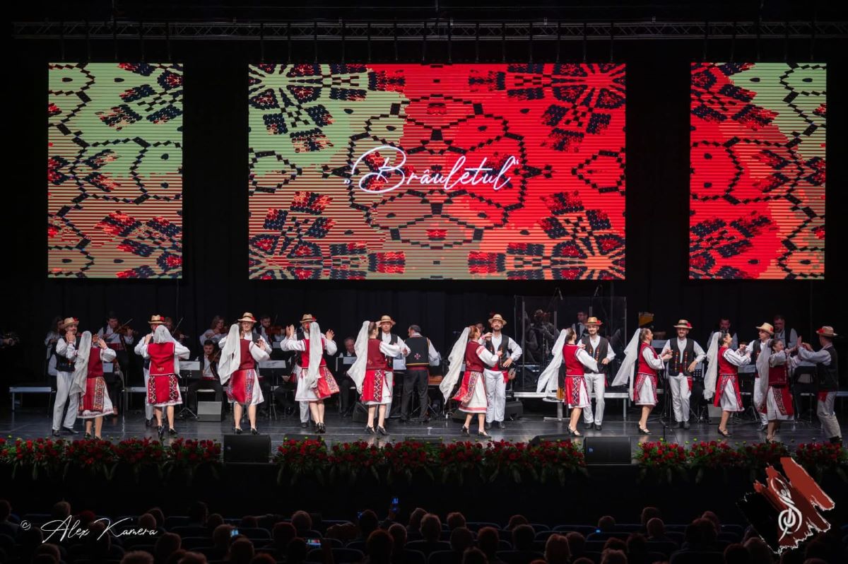 FOTO: Horia Brenciu live la Constanța: o nouă seară specială oferită de Centrul Cultural Județean Teodor T. Burada de Ziua Dobrogei