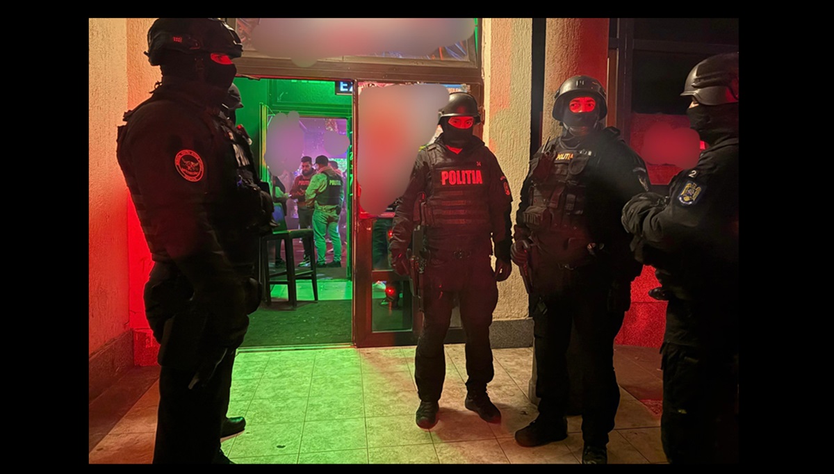 FOTO VIDEO Razii cu 200 de polițiști în Constanța, Agigea și Cumpăna! Adolescentă de 16 ani, găsită cu armă albă în Clubul Heaven