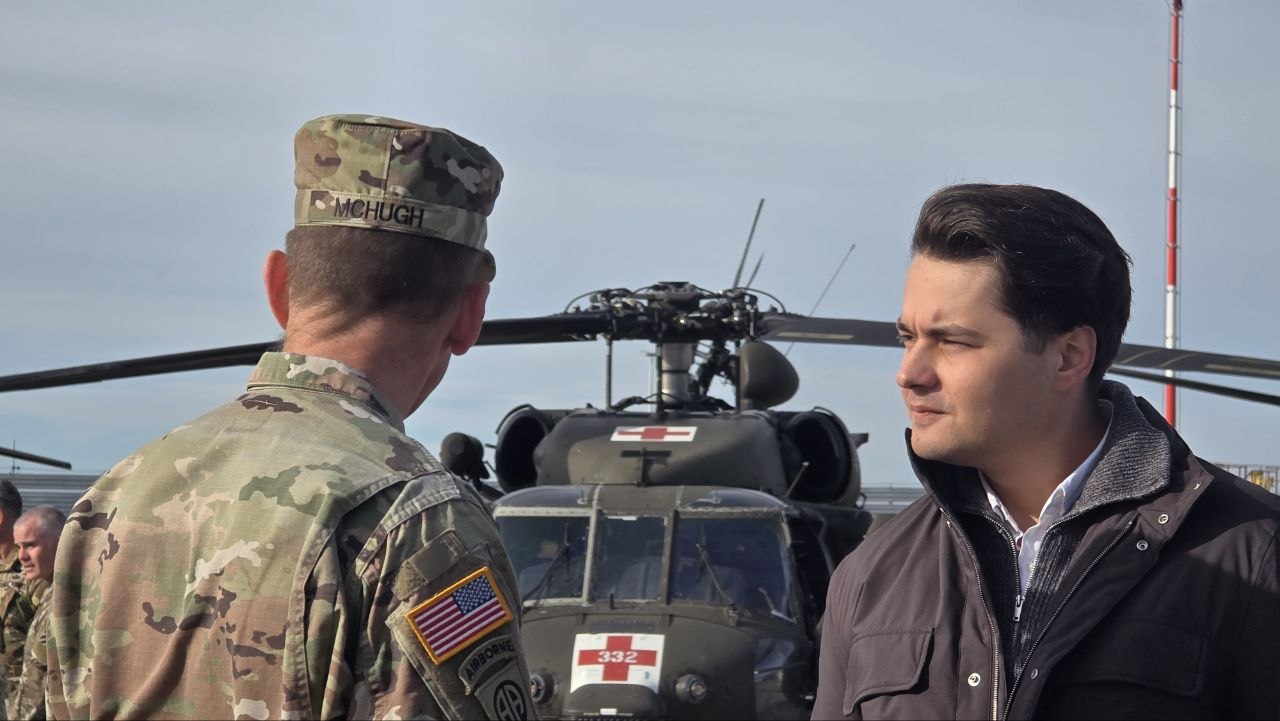 Selly Moșteanu Baza 57 Aeriană Mihail Kogălniceanu Black Hawk sELLY