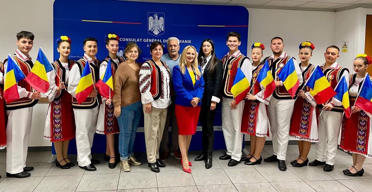 FOTO La invitația consulului Aurelia Grosu, Ansamblul Luminițe Dobrogene a reprezentat comuna Lumina la Consulatul General al României la Marsilia