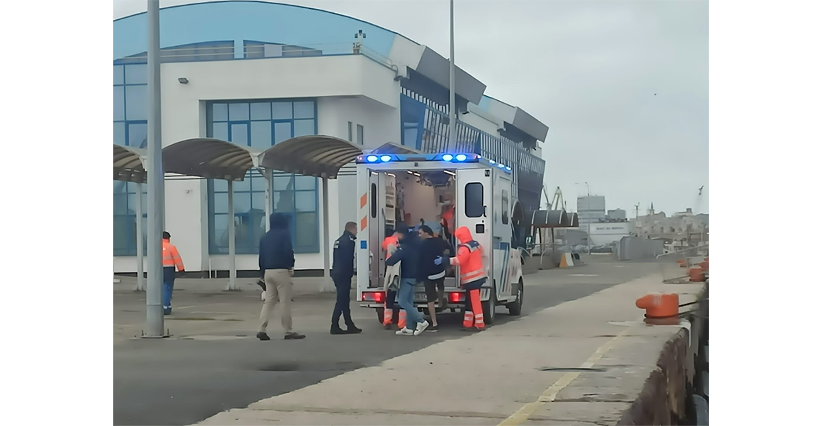 ALERTĂ pe o navă sub pavilion Liberia, ancorată în Portul Constanța: Un membru al echipajului primește îngrijiri medicale