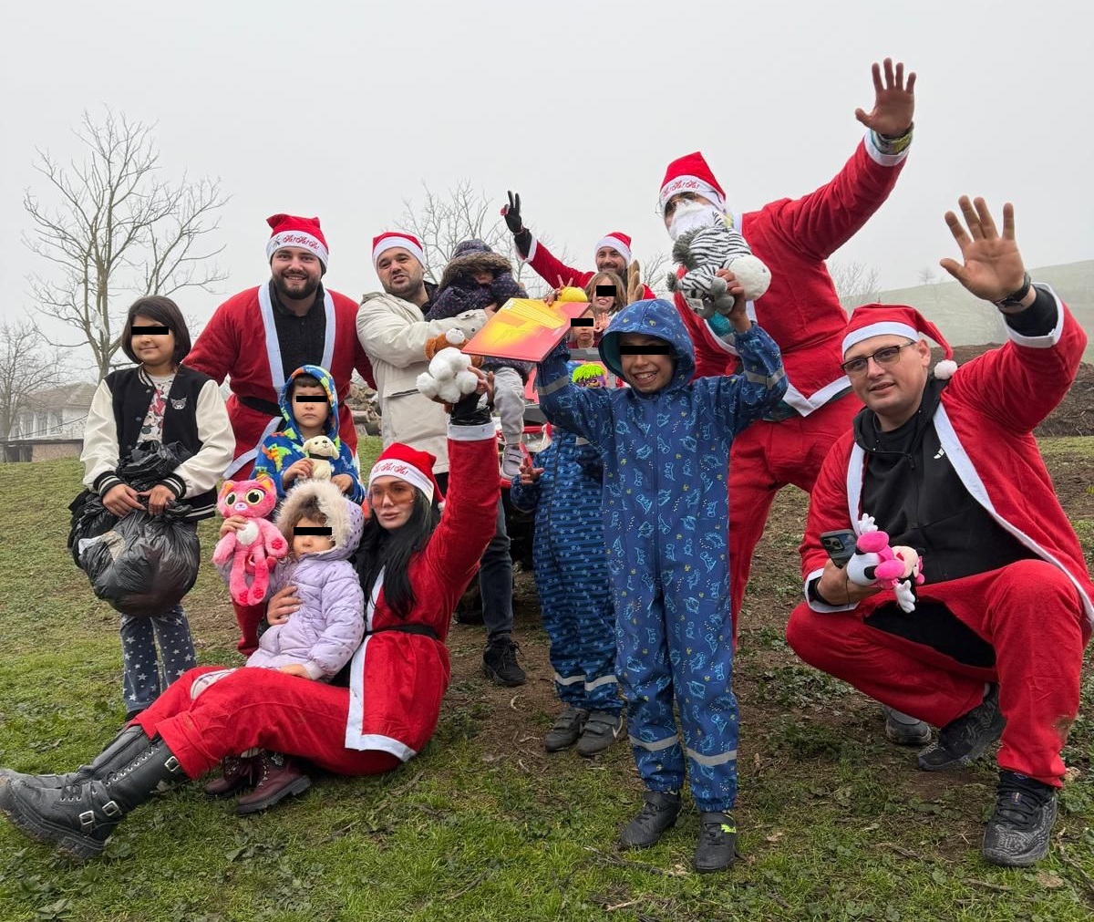 FOTO VIDEO Membri ai grupului ATV Off-Road Constanța au adus bucuria Crăciunului în familiile nevoiașe din satele comunei Lipnița