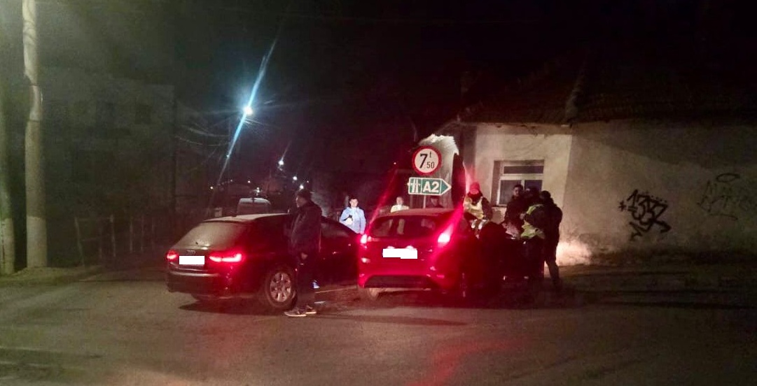VIDEO Accident în Medgidia, la intersecția străzilor Călugăreni cu Română. Intervin mai multe echipaje de salvare