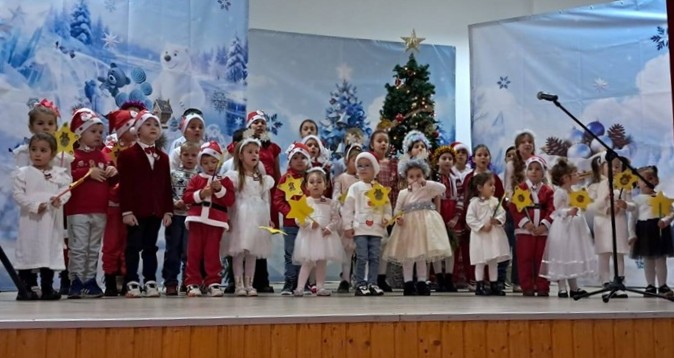 FOTO Crăciunul într-o poveste, eveniment special organizat de Primăria și Consiliul Local Grădina. Toți copiii au primit daruri