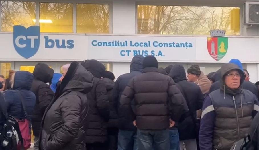 Protestul angajaților de la CT Bus continuă și miercuri, 17 decembrie