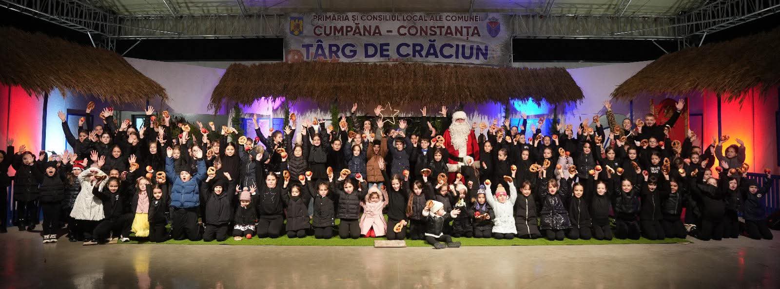 FOTO Târgul de Crăciun din Cumpăna, plin de magia sărbătorilor! Colindele copiilor, scrisorile înmânate Moșului și spectacolele tematice au întregit tabloul iernilor de odinioară