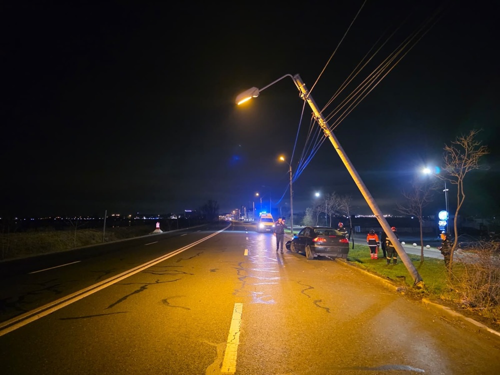Un autoturism a intrat într-un stâlp pe DN 39, între Eforie Sud și Eforie Nord