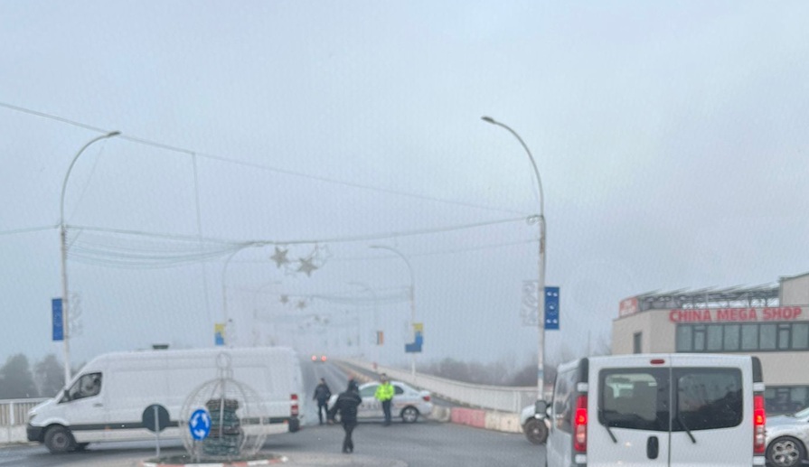 Carambol cu 6 autoturisme pe podul Sfânta Maria din Cernavodă. Circulația este BLOCATĂ