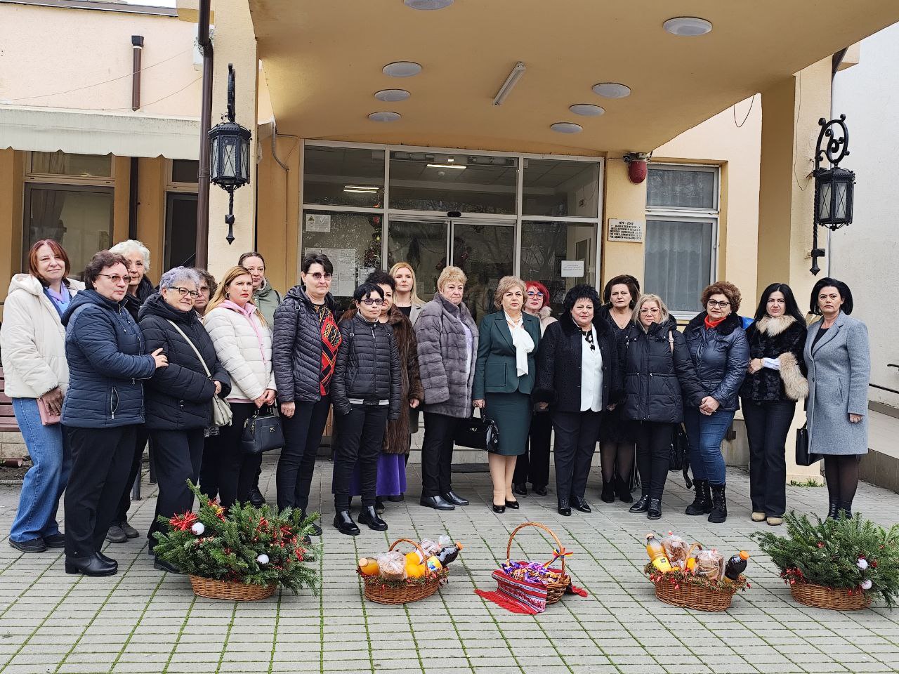 FOTO VIDEO Social-democratele din Constanța, vizită de suflet, în prag de Crăciun, la căminele de bătrâni din județ. Mariana Gâju: Să nu avem austeritate în inimă!