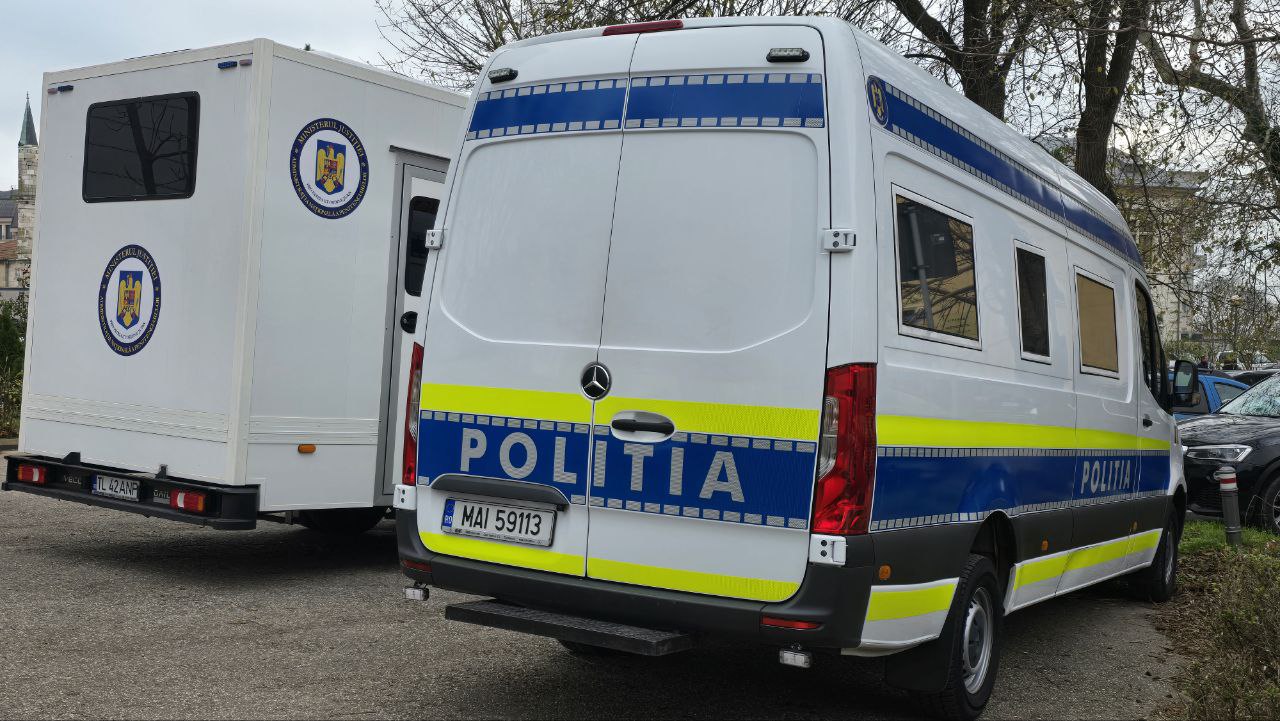 Șase români, spaima centrelor de închiriat mașini din Anglia! Aduceau în România Volvo, BMW și Mercedes, le vindeau sau le dezmembrau