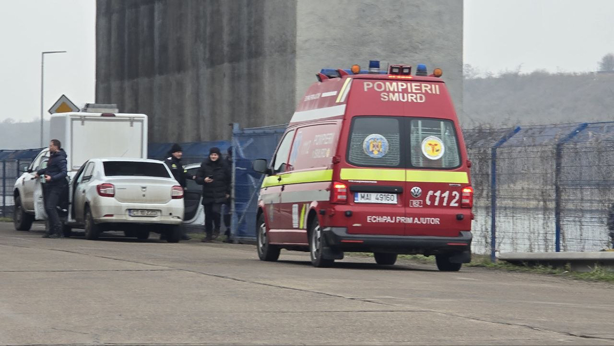 Scafandrii au reluat căutările minorei din Movilița