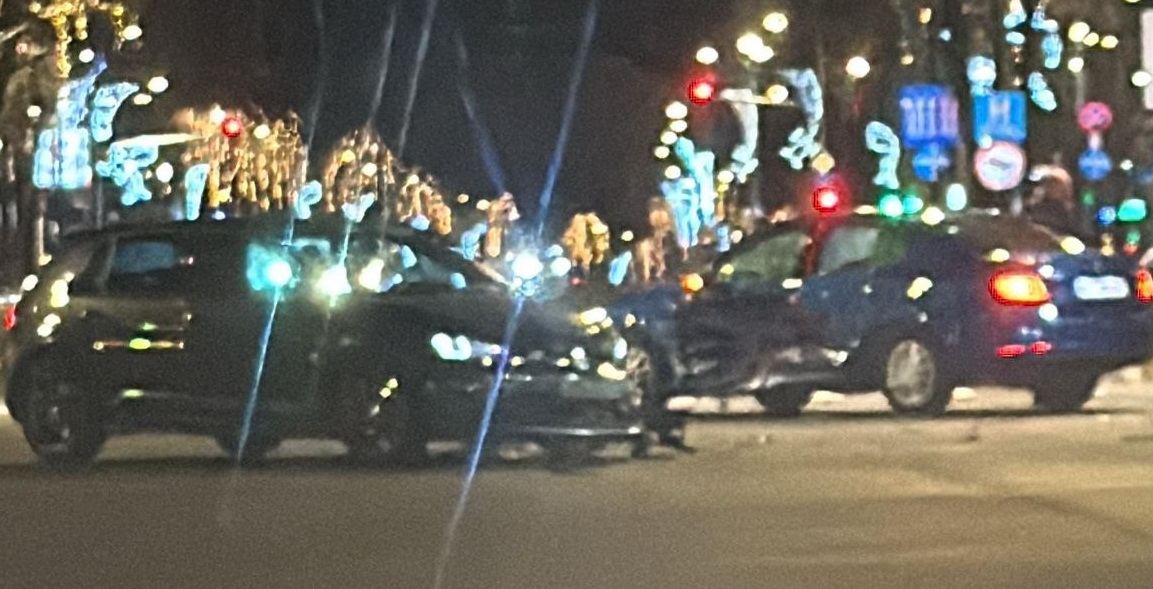 Accident cu trei mașini, în Constanța, aproape de Spitalul de boli infecțioase! A intervenit SMURD-ul