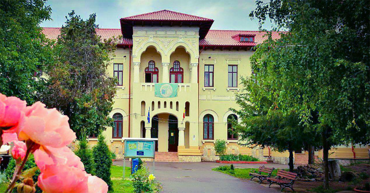 Colegiul Naţional Pedagogic Constantin Brătescu ANGAJEAZĂ paznici și bucătar: Ce condiții se solicită