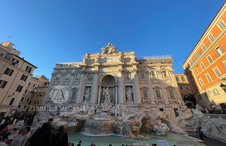 Roma introduce de azi taxe pentru turiștii care vizitează Fontana di Trevi