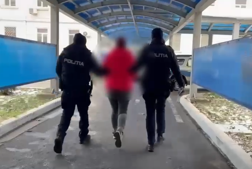 VIDEO Aliman: Două persoane, care șantajau o femeie cu aspecte din viața intimă, au fost reținute