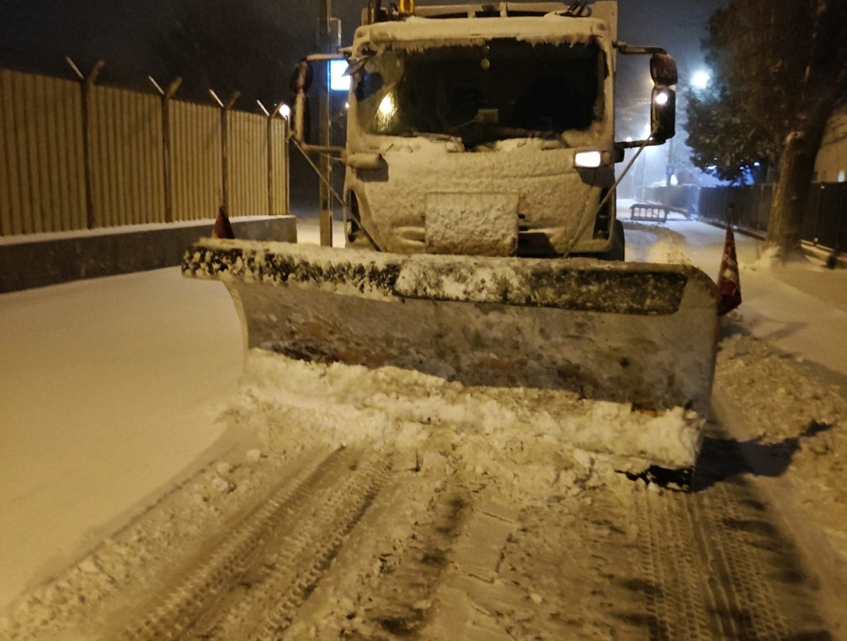 FOTO VIDEO Constanța, sub cod galben de vreme severă! Echipele de intervenție, permanent pe teren. Iată ce recomandări face Primăria Constanța