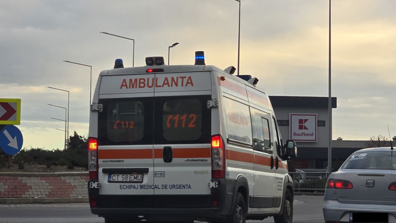 Atenție, șoferi: Accident la intrare în Ovidiu! Traficul se desfășoară cu dificultate în zonă