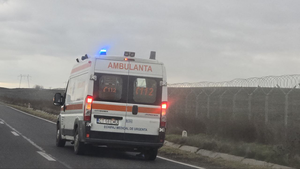 Accident rutier între 2 autoturisme la ieșire din Mihai Viteazu
