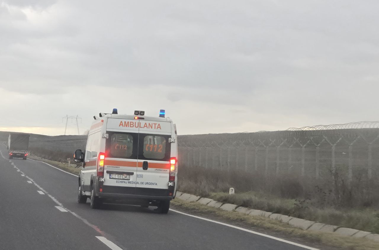 Accident rutier în Săcele. Intervin echipajele medicale