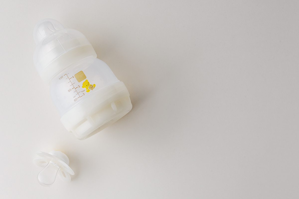O nouă ALERTĂ alimentară în România: Lapte praf, retras de pe rafturile Mega Image din cauză că e contaminat