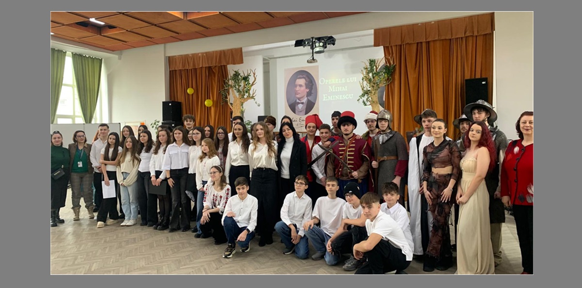 FOTO Spectacol dedicat poetului Mihai Eminescu, pus în scenă de elevii Liceului Teoretic Lucian Blaga Constanța, de Ziua Culturii Naționale