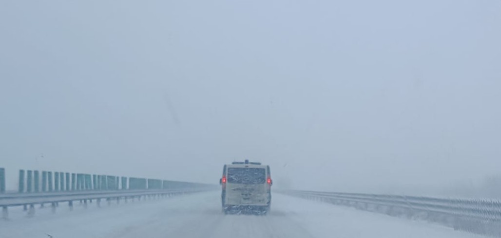 Evitați deplasările pe A2, semnalează CNAIR chiar dacă Autostrada e deschisă! Sunt restricții de tonaj pe sectorul București-Cernavodă