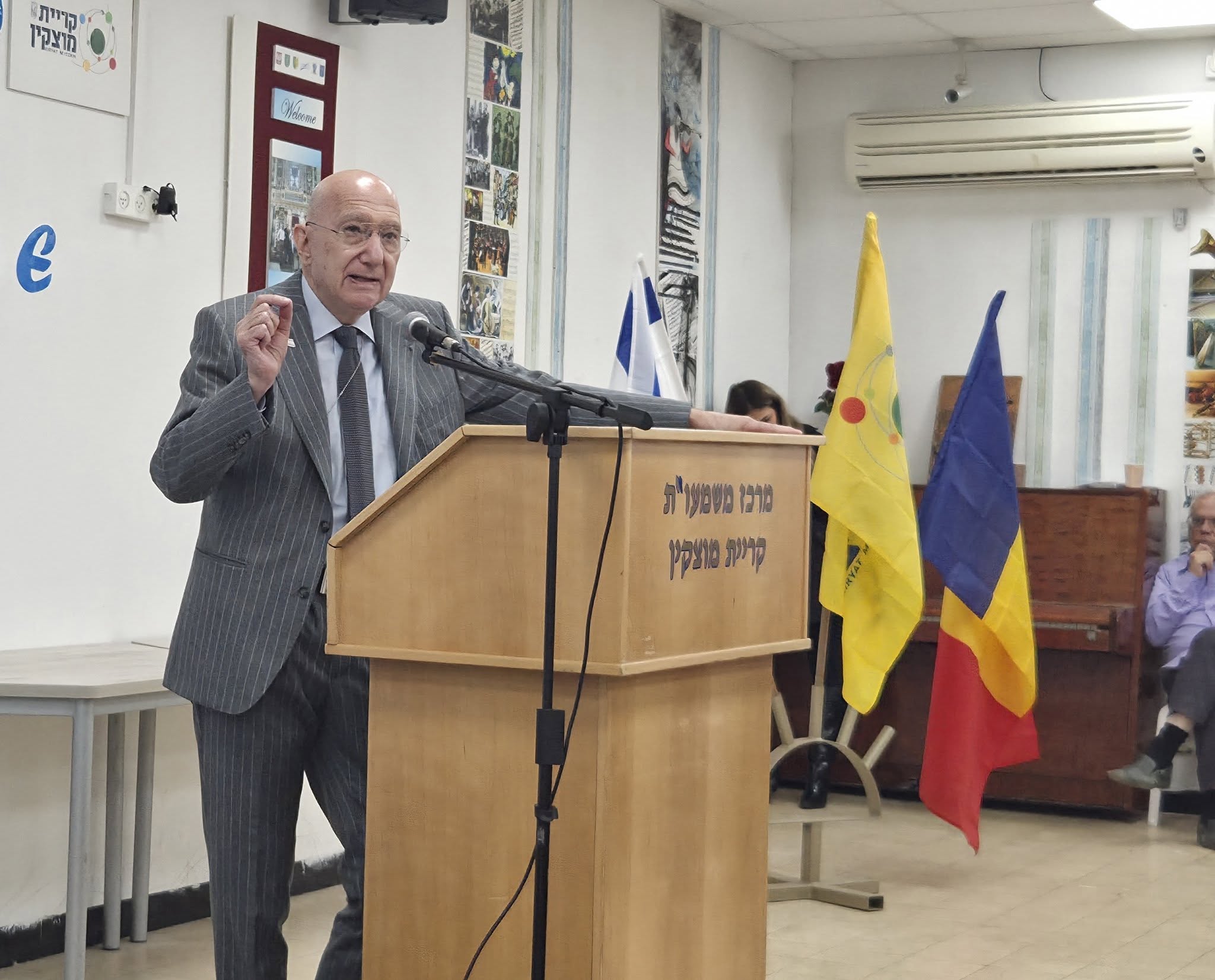 MAE anunță că România a început repatrierea voluntară a personalului neesențial de la ambasada din Israel