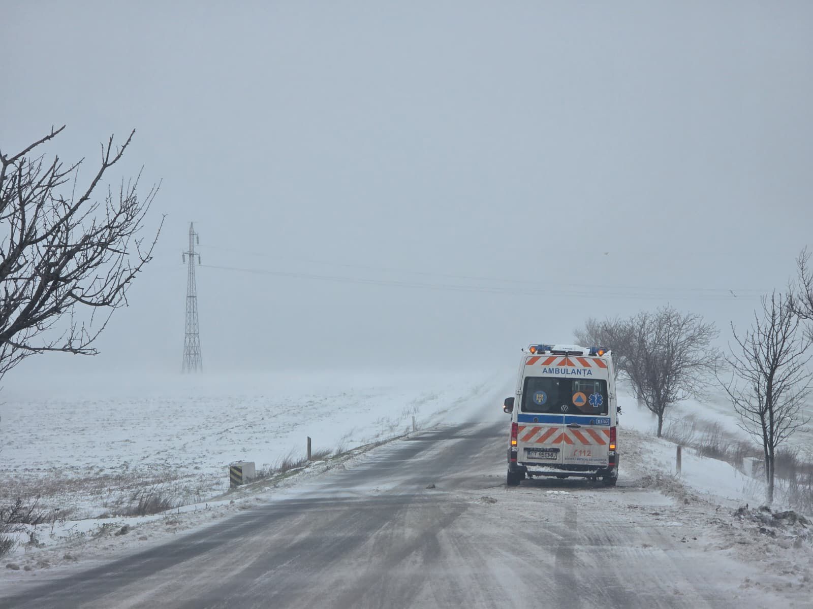 O ambulanță a derapat între localitățile Movilița și Techirghiol. Transporta un pacient la Spitalul Județean Constanța