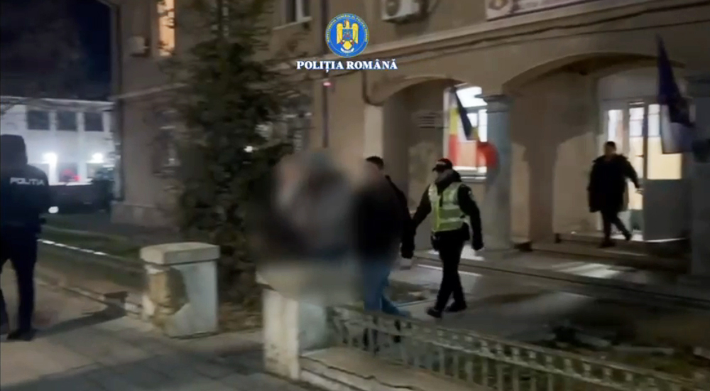 VIDEO Șuț din Medgidia, prins după ce a furat telefonul unui bătrânel: A mai dat iama și în magazinele din oraș