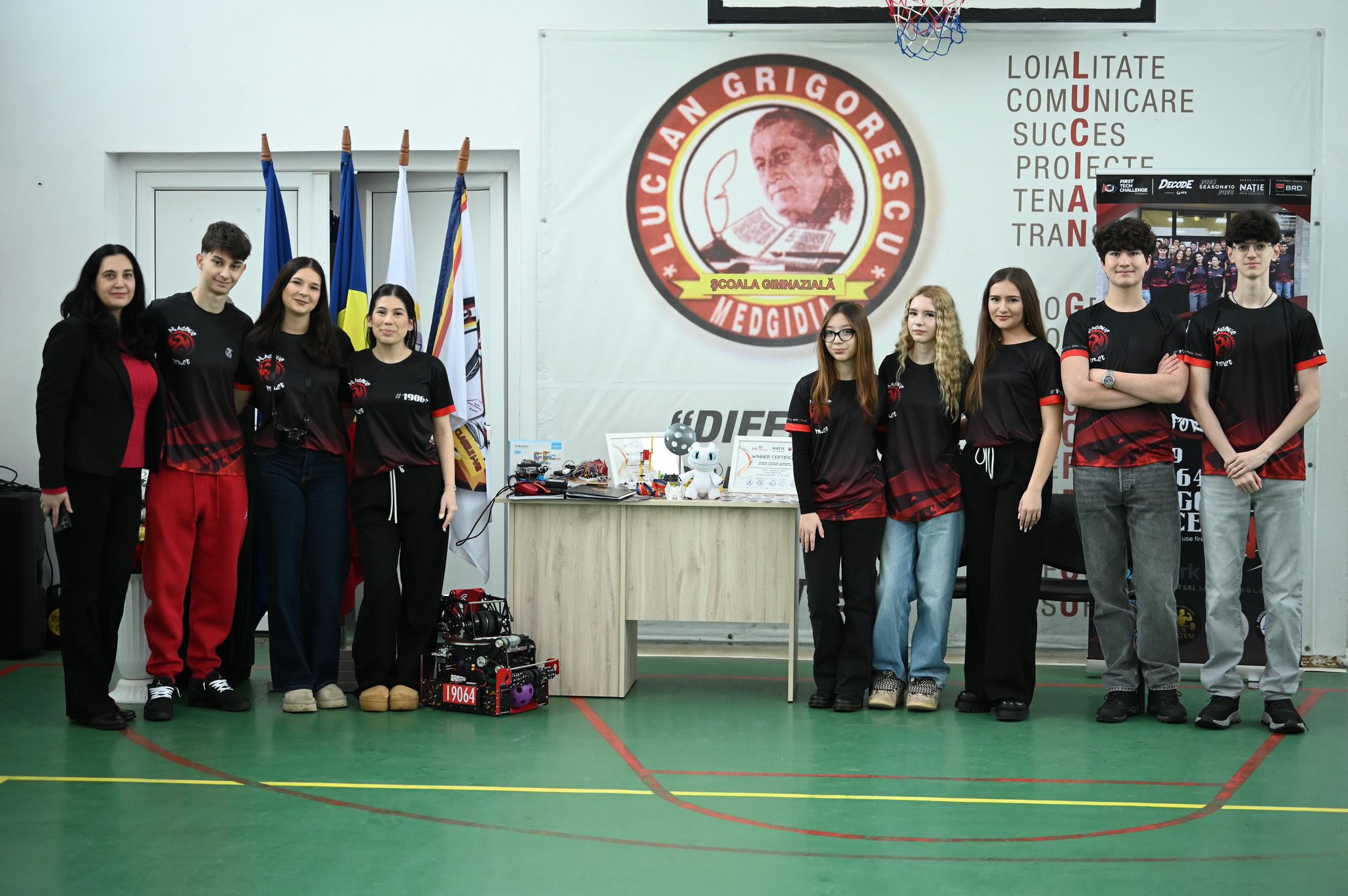 FOTO Ziua Școlii Gimnaziale Lucian Grigorescu din Medgidia: Preșcolari, elevi, cadre didactice, părinți și parteneri educaționali, participanți la un festival al cunoașterii și inovației