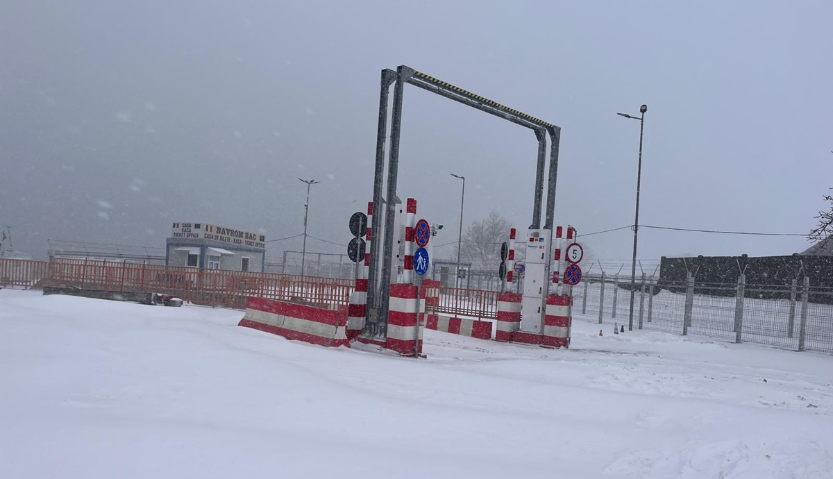 Camioanele NU mai pot trece Dunărea cu bacul, pe la PTF Isaccea, din cauza condițiilor meteo!