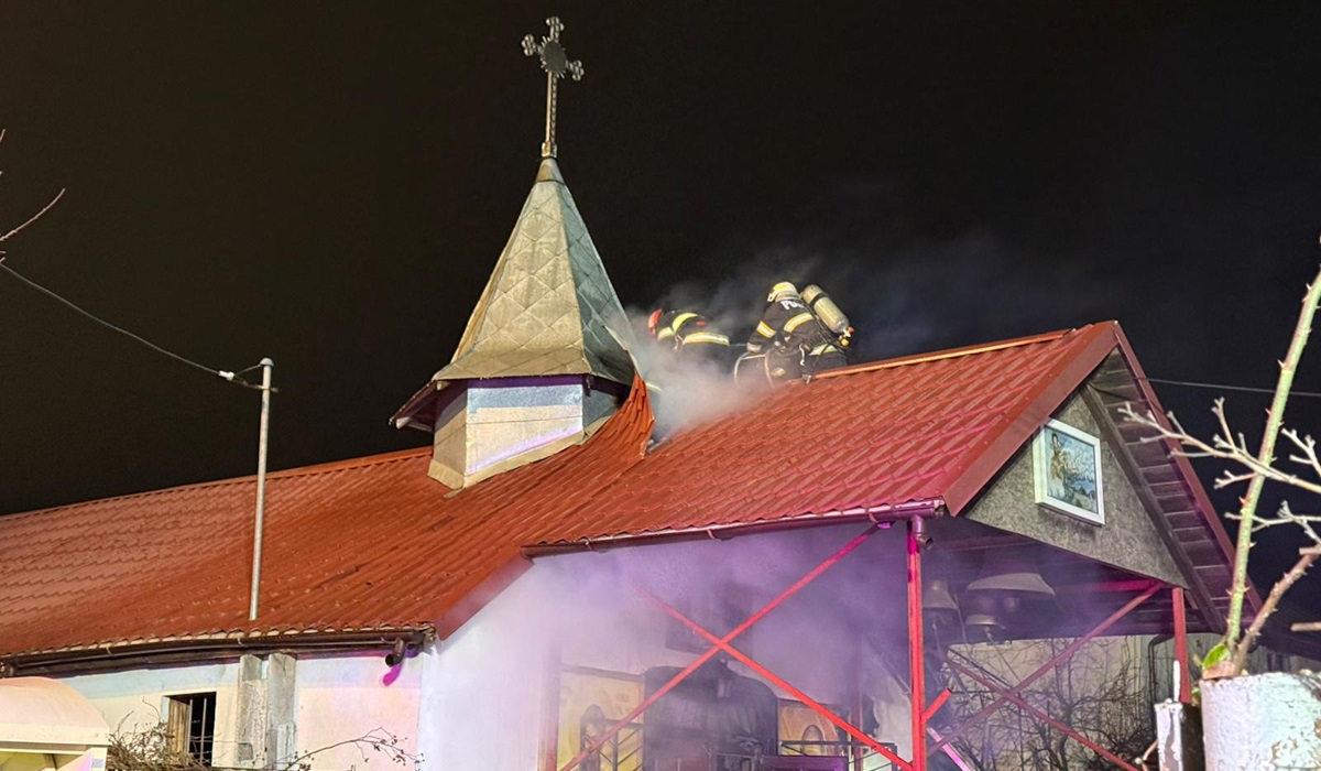 incendiu biserică Tulcea ISU Delta pompieri