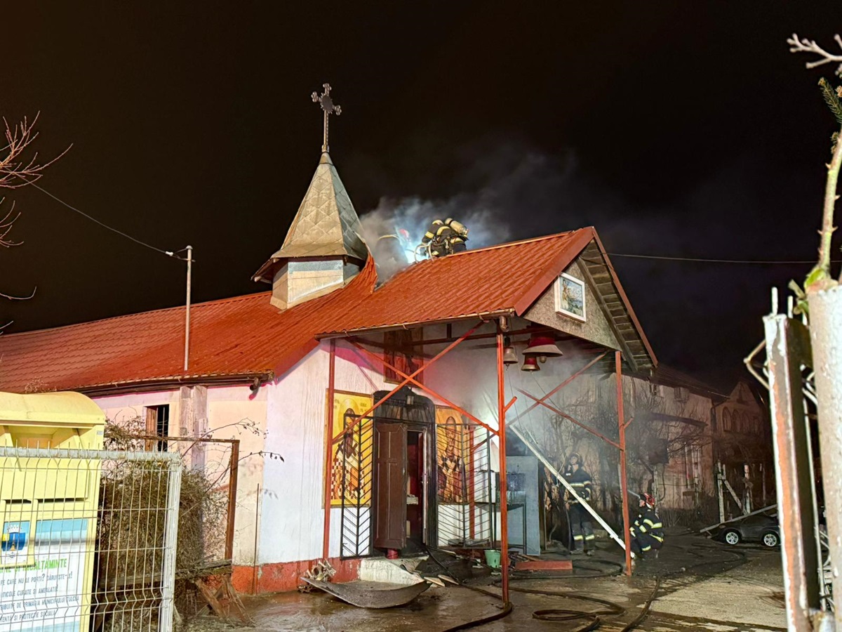incendiu biserică Tulcea ISU Delta pompieri