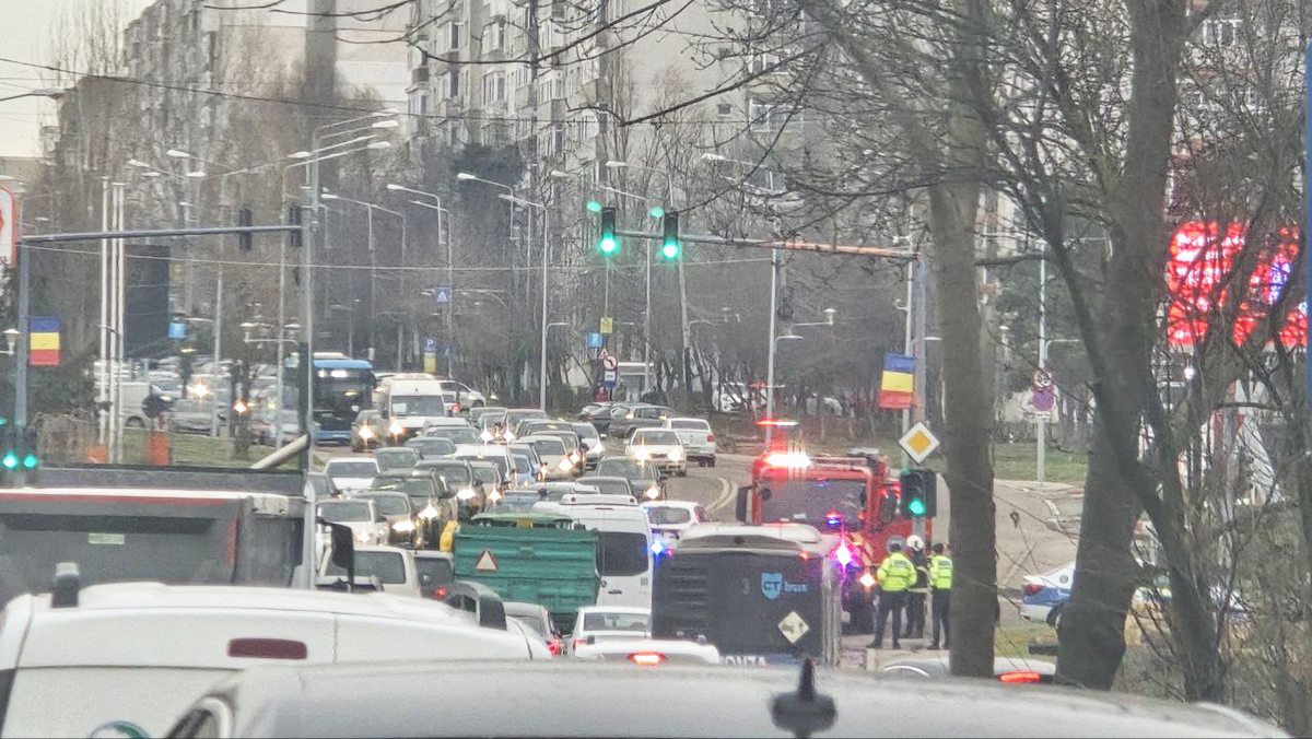 Incendiu autoturism la intrarea în Constanța dinspre Ovidiu