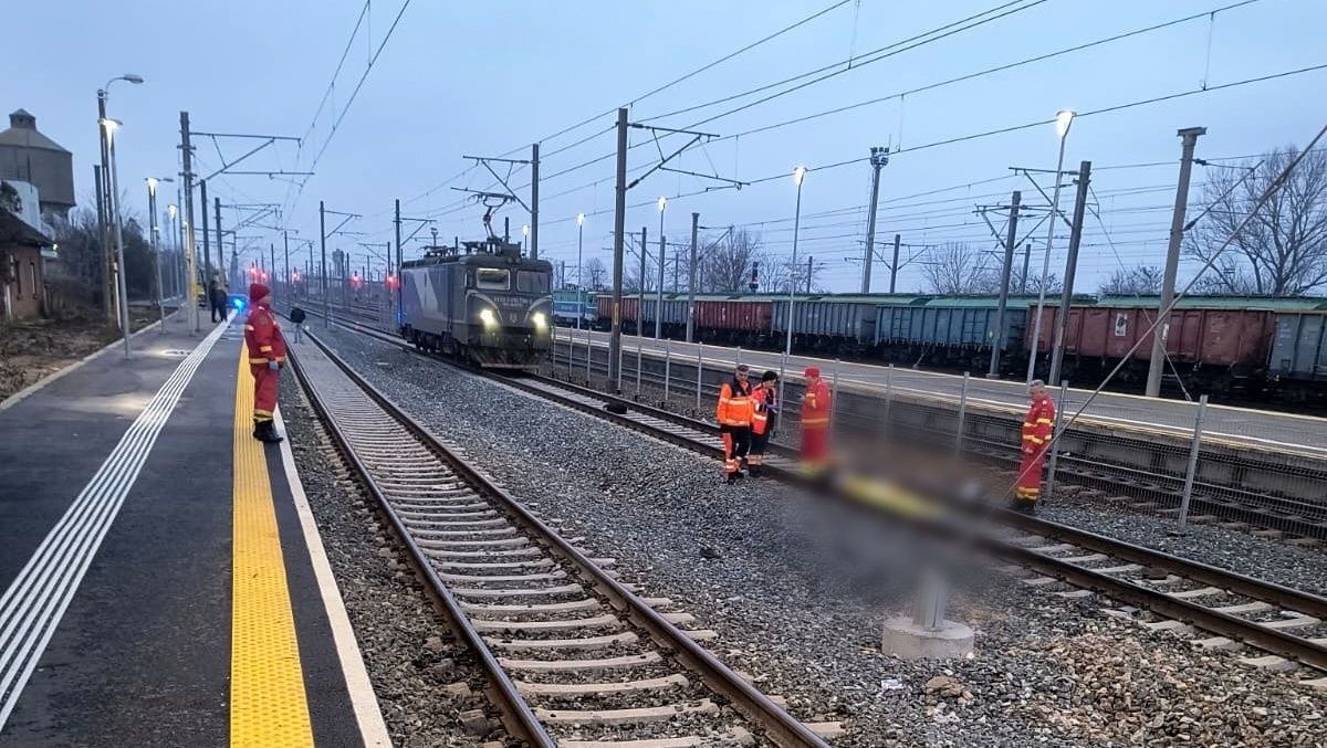 Accident mortal în Gara Ciulnița. Un bărbat de 50 de ani și-a pierdut viața după ce a traversat calea ferată printr-un loc nepermis