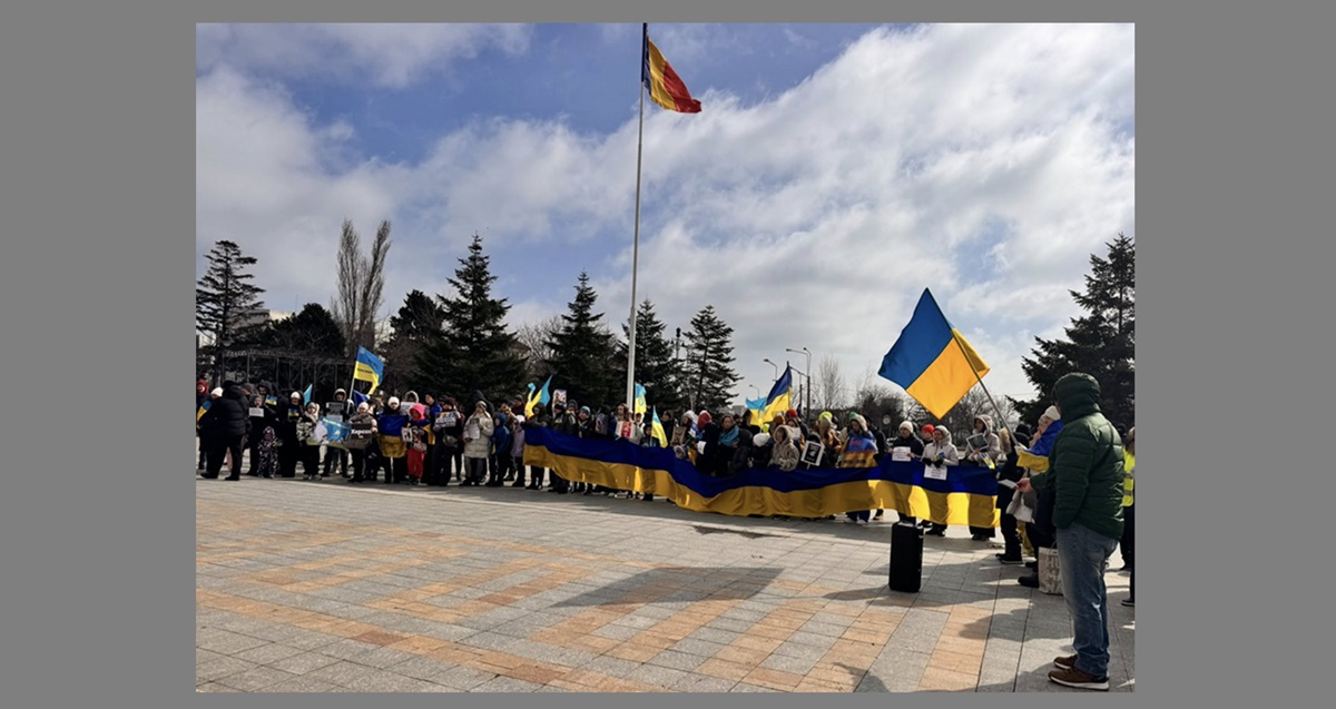 FOTO Amplu protest de solidaritate cu Ucraina, în Constanța, la 4 ani de la izbucnirea războiului: Lumea a văzut și curajul unui popor care a refuzat să renunțe