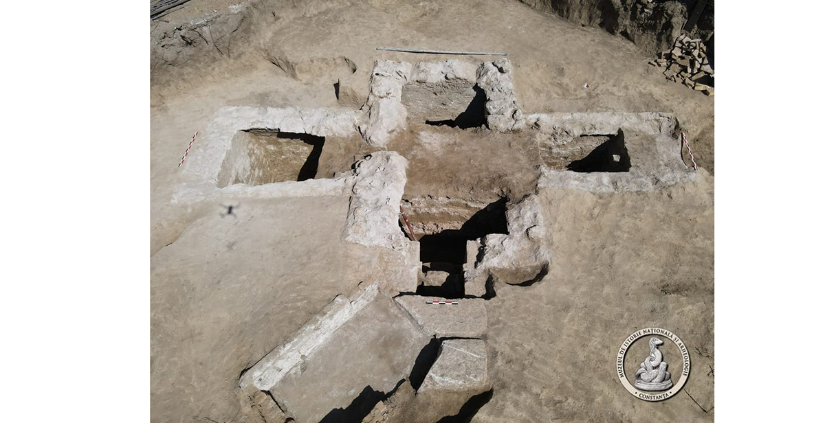 FOTO Consiliul Județean Constanța analizează preluarea unui monument unic descoperit în 2025 pe strada Sabinelor, un complex funerar de tip hipogeu datat în secolul al IV-lea