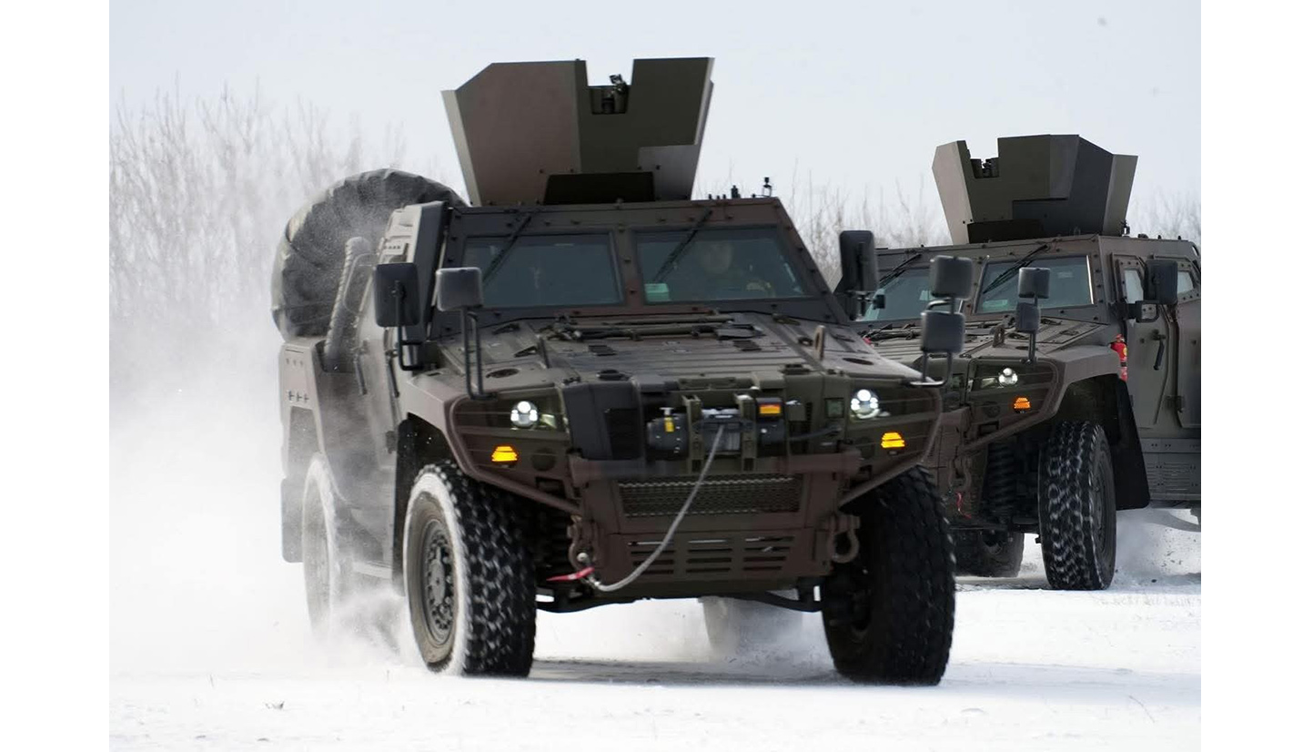 ATENȚIE! Coloane militare pe drumurile din România: Autovehicule tactice blindate Otokar Cobra II, parte componentă a acestora