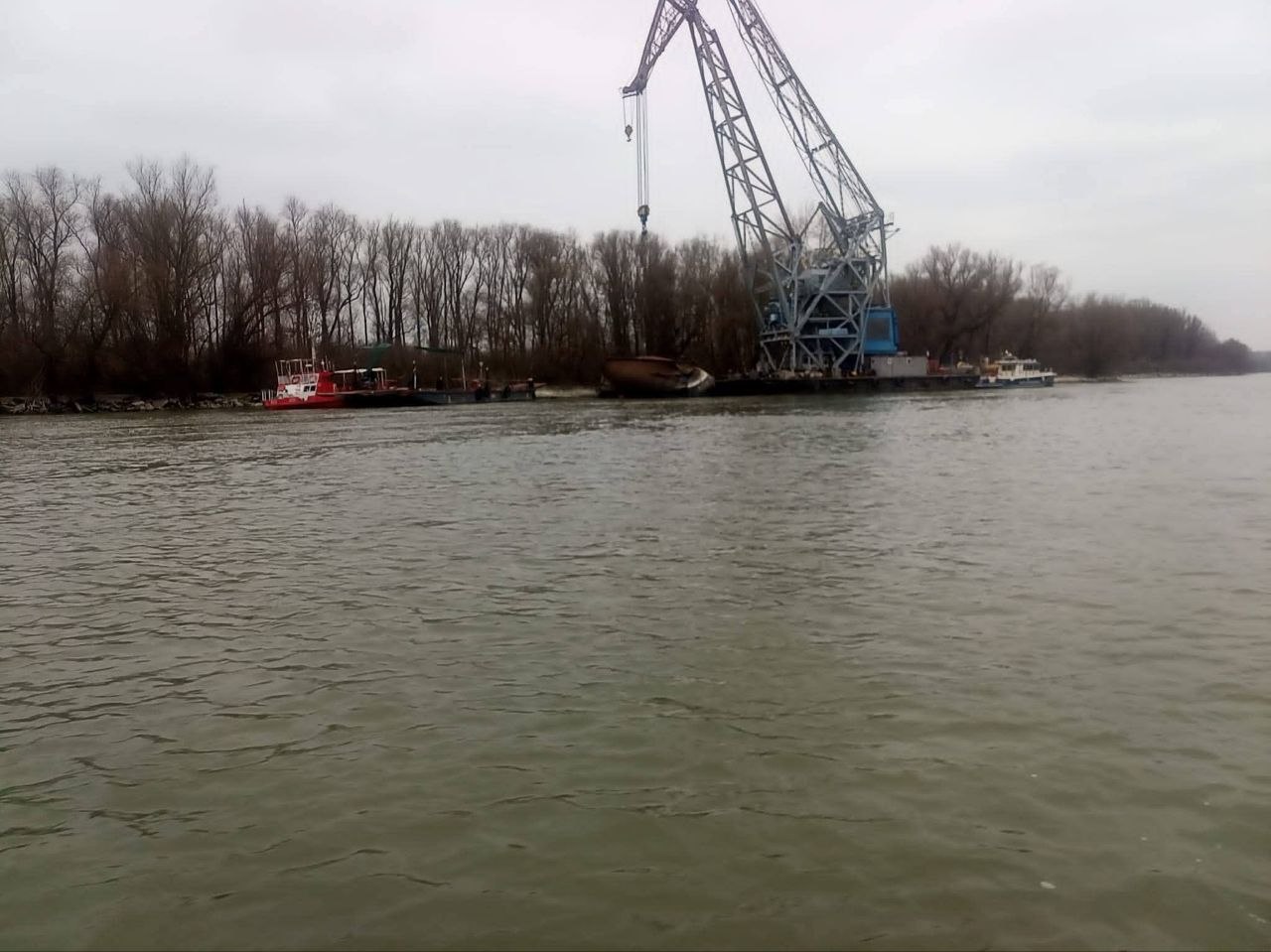 Canalul Sulina, ÎNCHIS navigației! O navă destinată transportului piloților maritimi s-a SCUFUNDAT