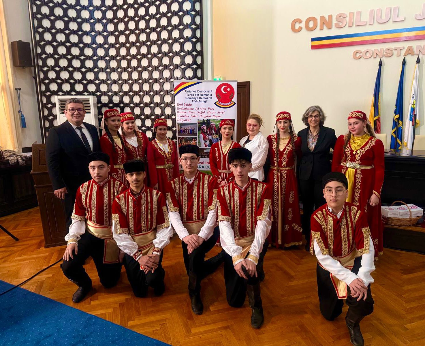 FOTO UDTTMR a fost reprezentată de Ansamblul Qarasu din Medgidia în cadrul Festivalului Primăvara Comunitară