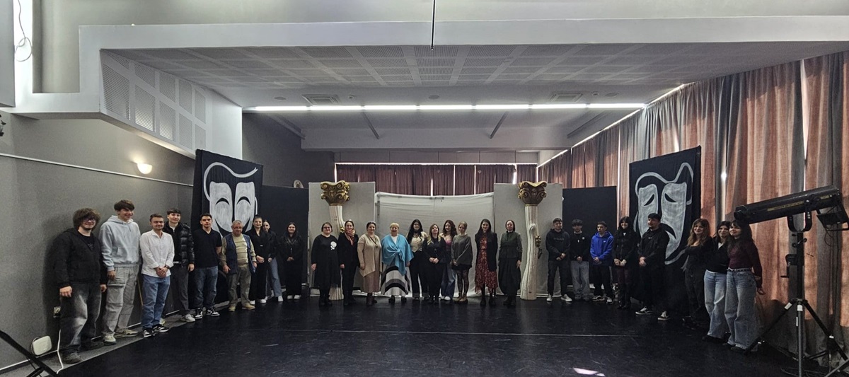 FOTO Legendele Olimpului, puse în scenă de Universitatea Ovidius Constanța, de Ziua Mondială a Teatrului