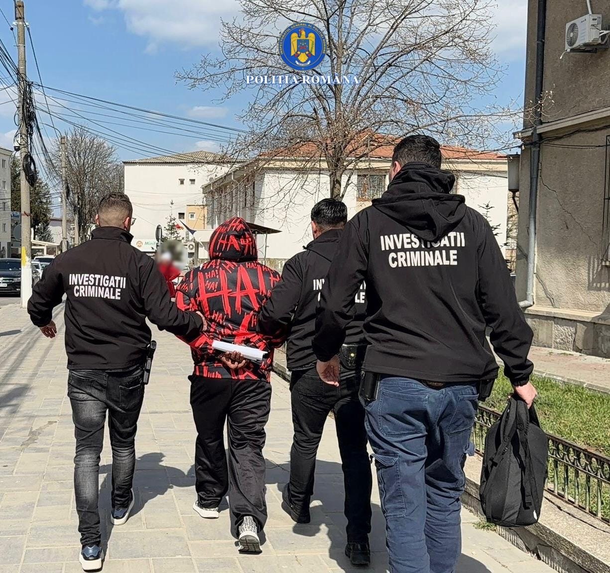 VIDEO Bărbat din Cernavodă, acuzat că și-a trimis concubina, forțat, la prostituție: Mascații de la SAS i-au bătut la ușă la prima oră a dimineții