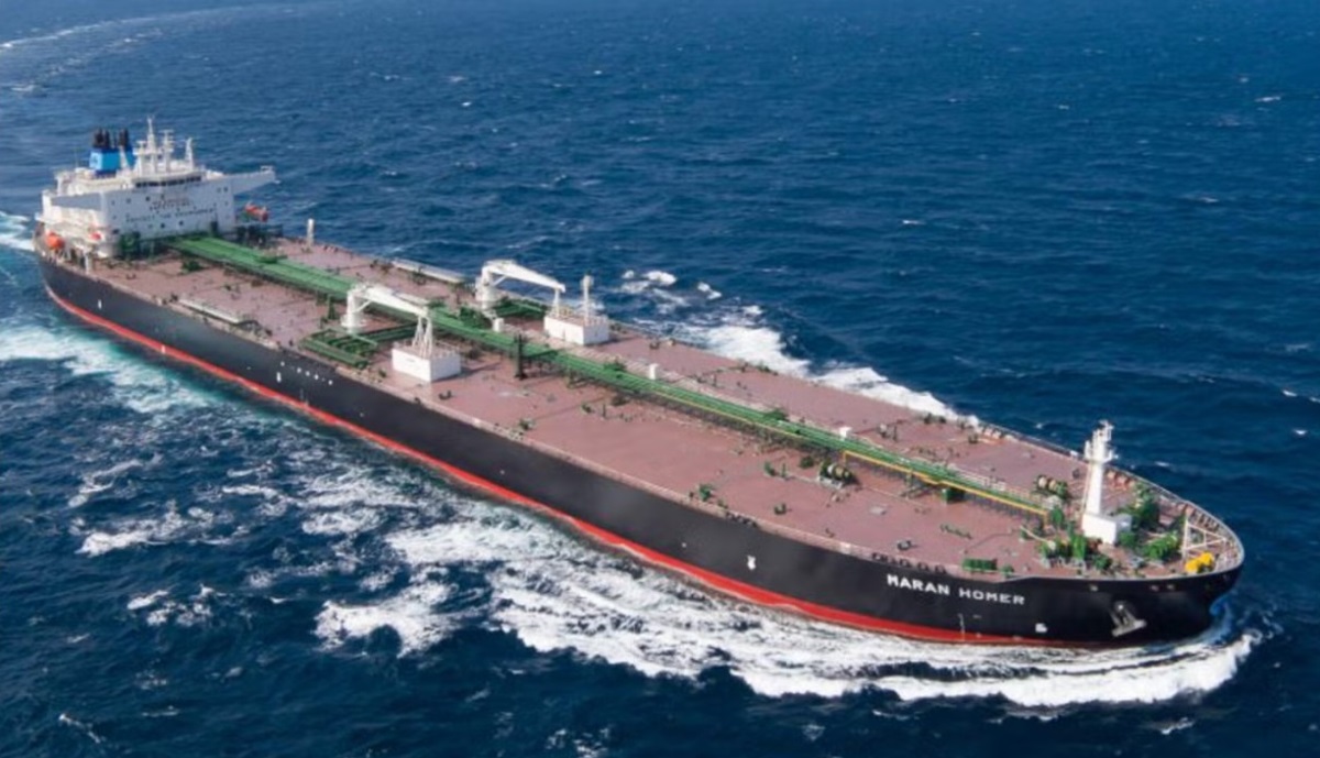 Petrolier grec, cu un român la bord, lovit în Marea Neagră, aproape de un port rusesc