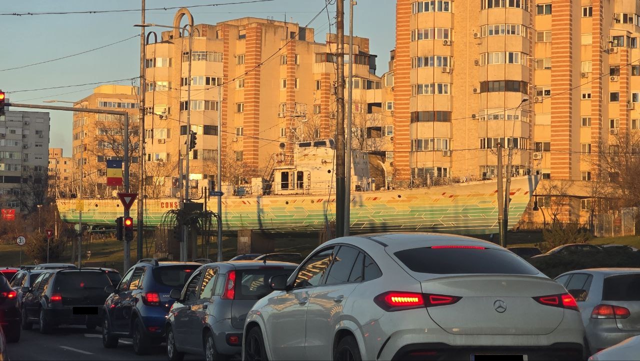 Cine a cumpărat vaporașele de la intrările din Constanța