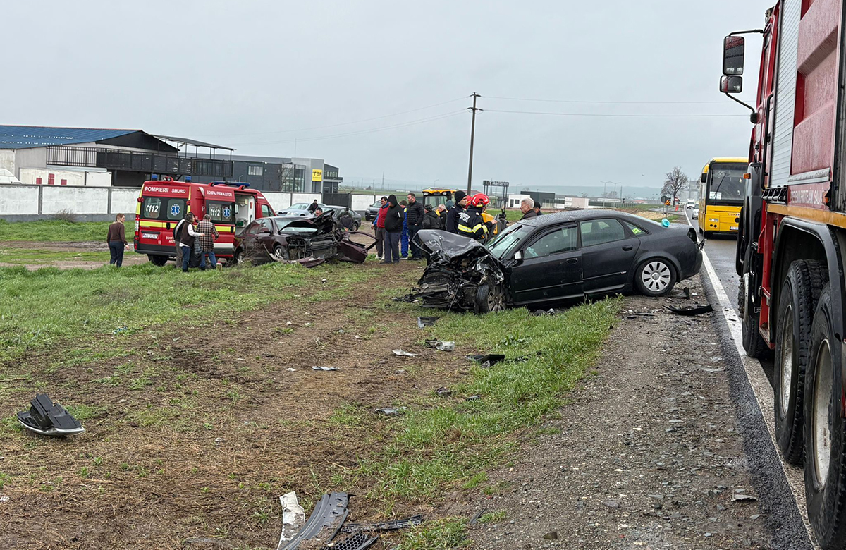 VIDEO Groaznic accident de circulație pe DN 22, în zona Baia: Trei mașini s-au făcut PRAF