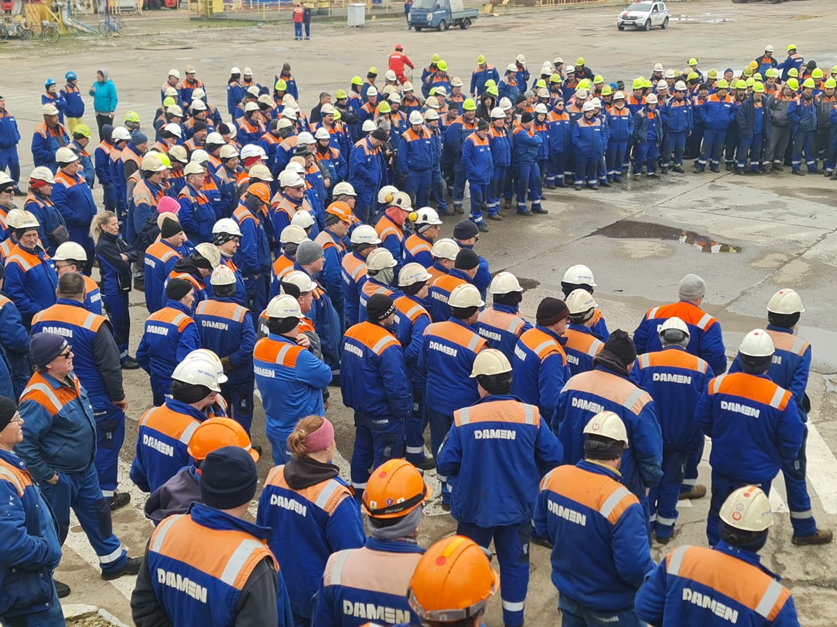 FOTO Angajații Damen Shipyards Mangalia SA, în a 12-a zi de protest: Planul de reorganizare, șansa reluării activității în Șantierul Mangalia, care ar duce la plata creanțelor!