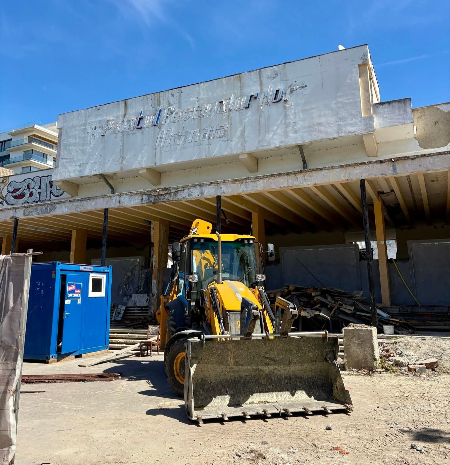 FOTO VIDEO Continuă lucrările la Teatrul de Vară Mamaia. Florin Mitroi: nu este doar o clădire, este un loc încărcat de amintiri și emoție pentru generații întregi